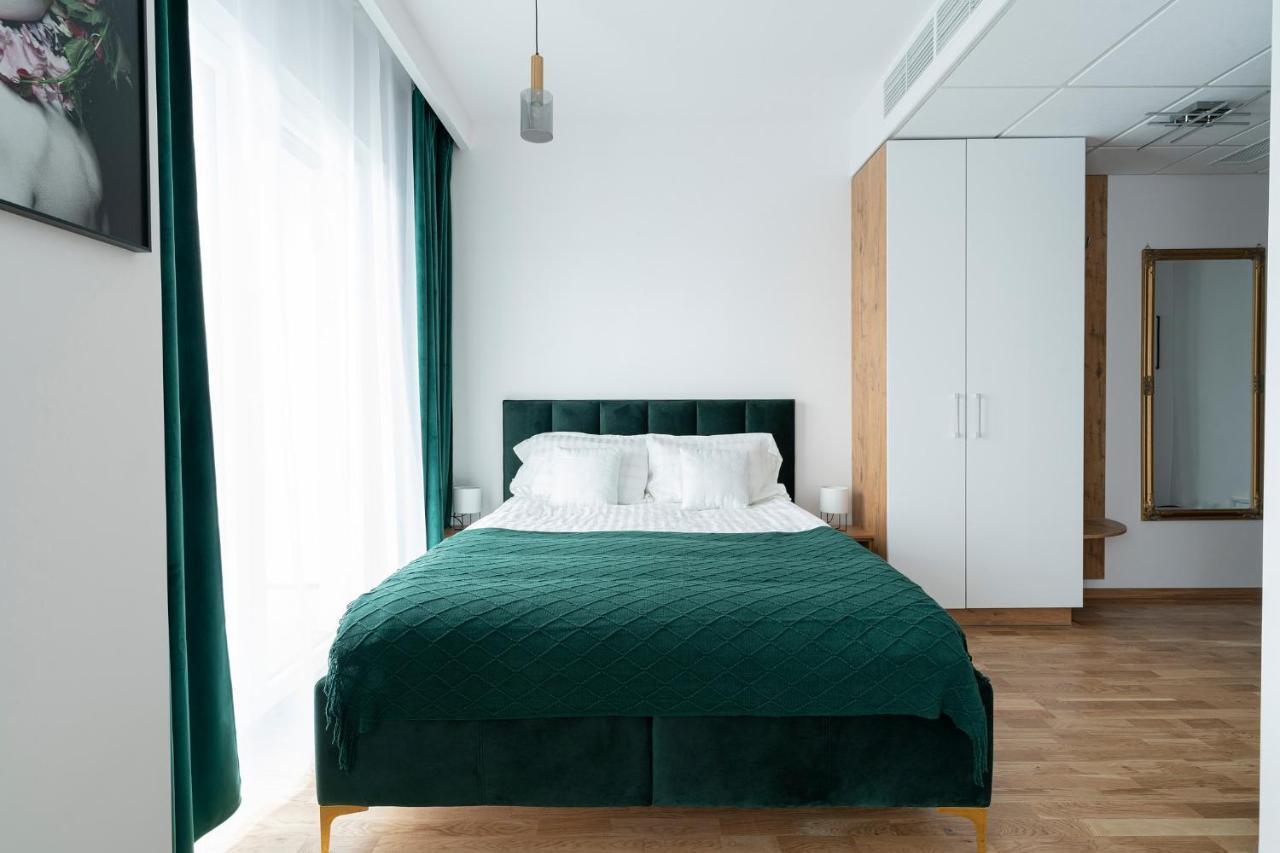 Apartamenty Wola Tower Varşova Dış mekan fotoğraf