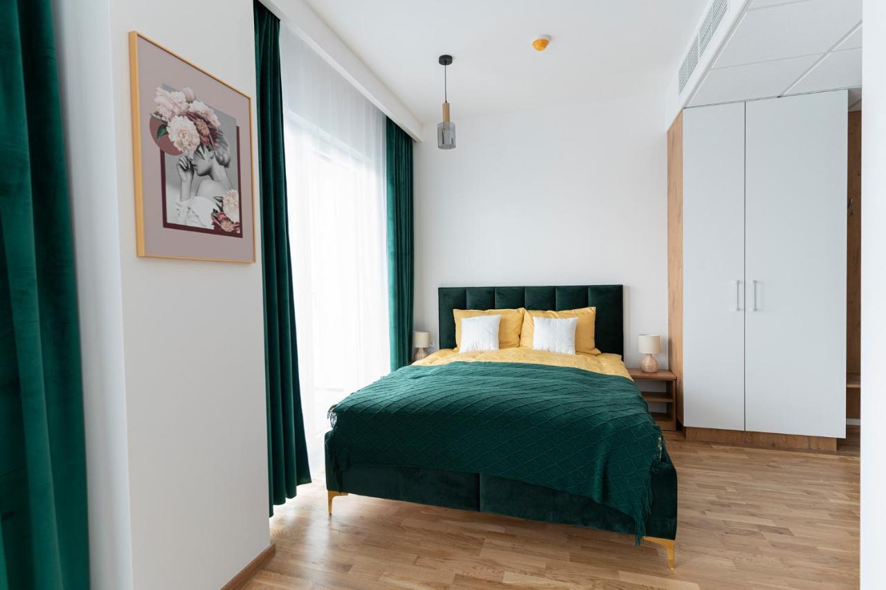Apartamenty Wola Tower Varşova Dış mekan fotoğraf