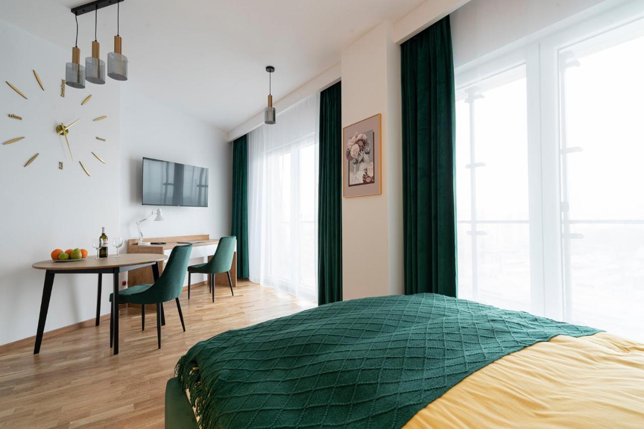 Apartamenty Wola Tower Varşova Dış mekan fotoğraf