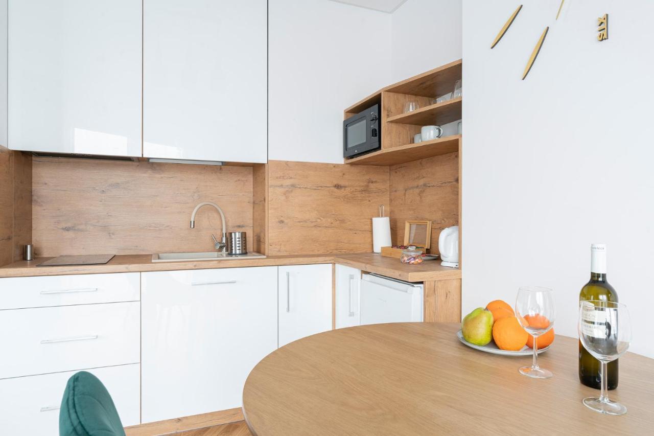 Apartamenty Wola Tower Varşova Dış mekan fotoğraf