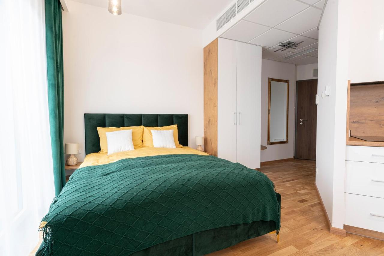 Apartamenty Wola Tower Varşova Dış mekan fotoğraf