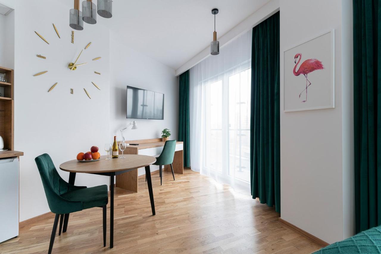 Apartamenty Wola Tower Varşova Dış mekan fotoğraf