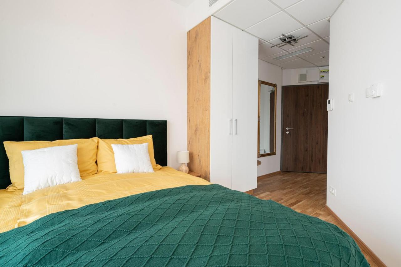 Apartamenty Wola Tower Varşova Dış mekan fotoğraf