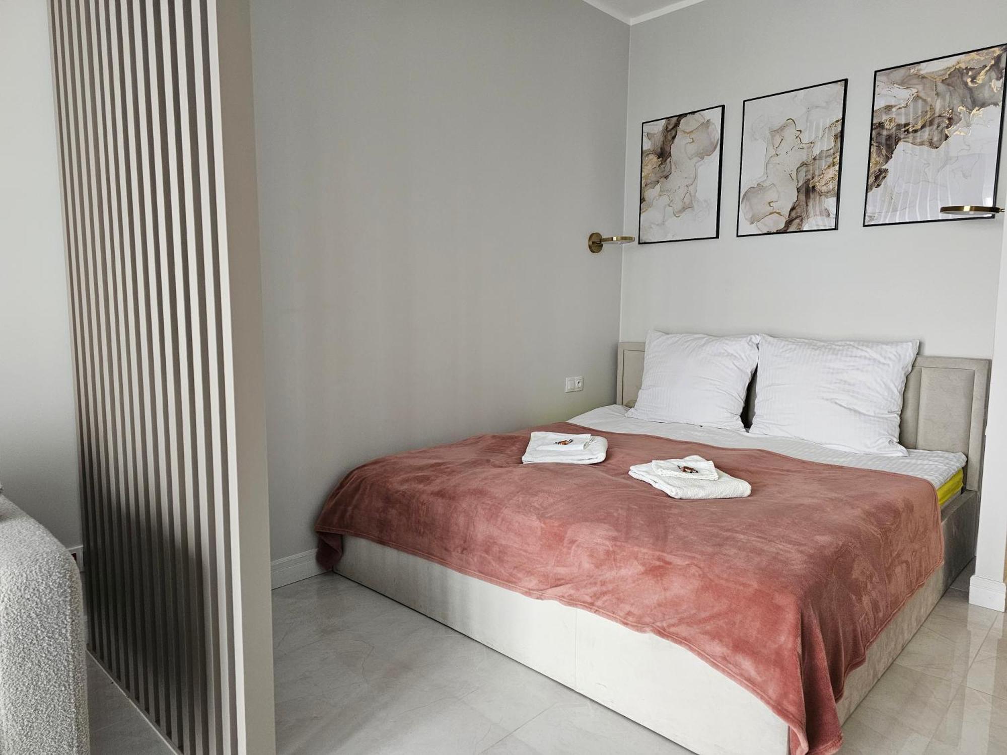 Apartamenty Wola Tower Varşova Dış mekan fotoğraf