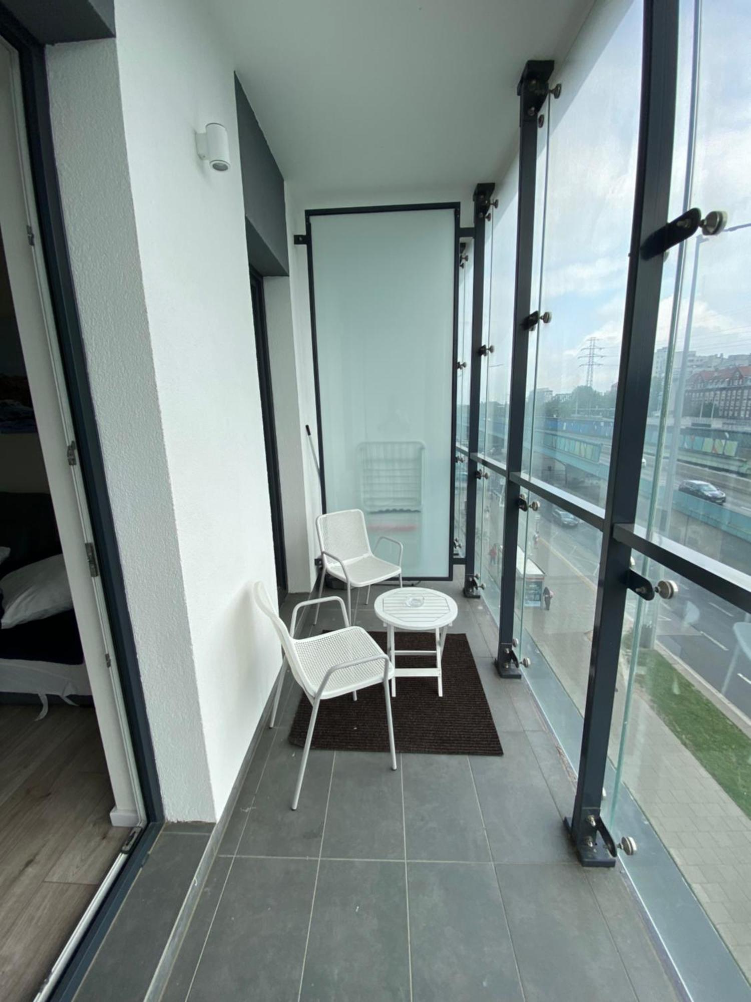 Apartamenty Wola Tower Varşova Dış mekan fotoğraf
