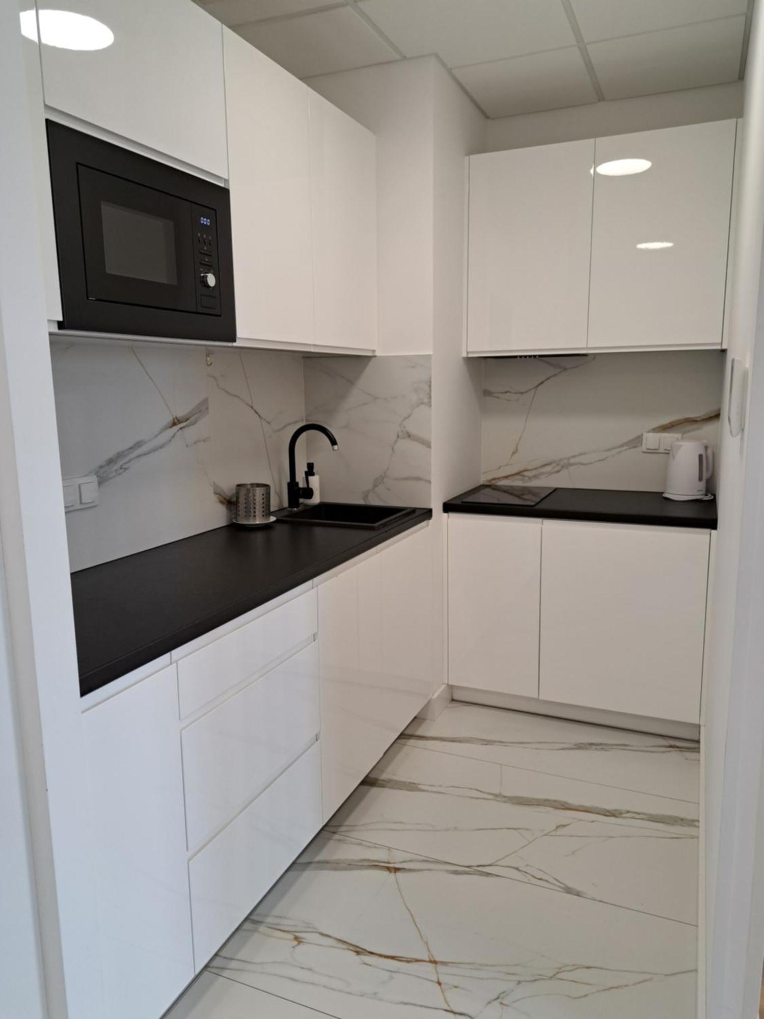 Apartamenty Wola Tower Varşova Dış mekan fotoğraf