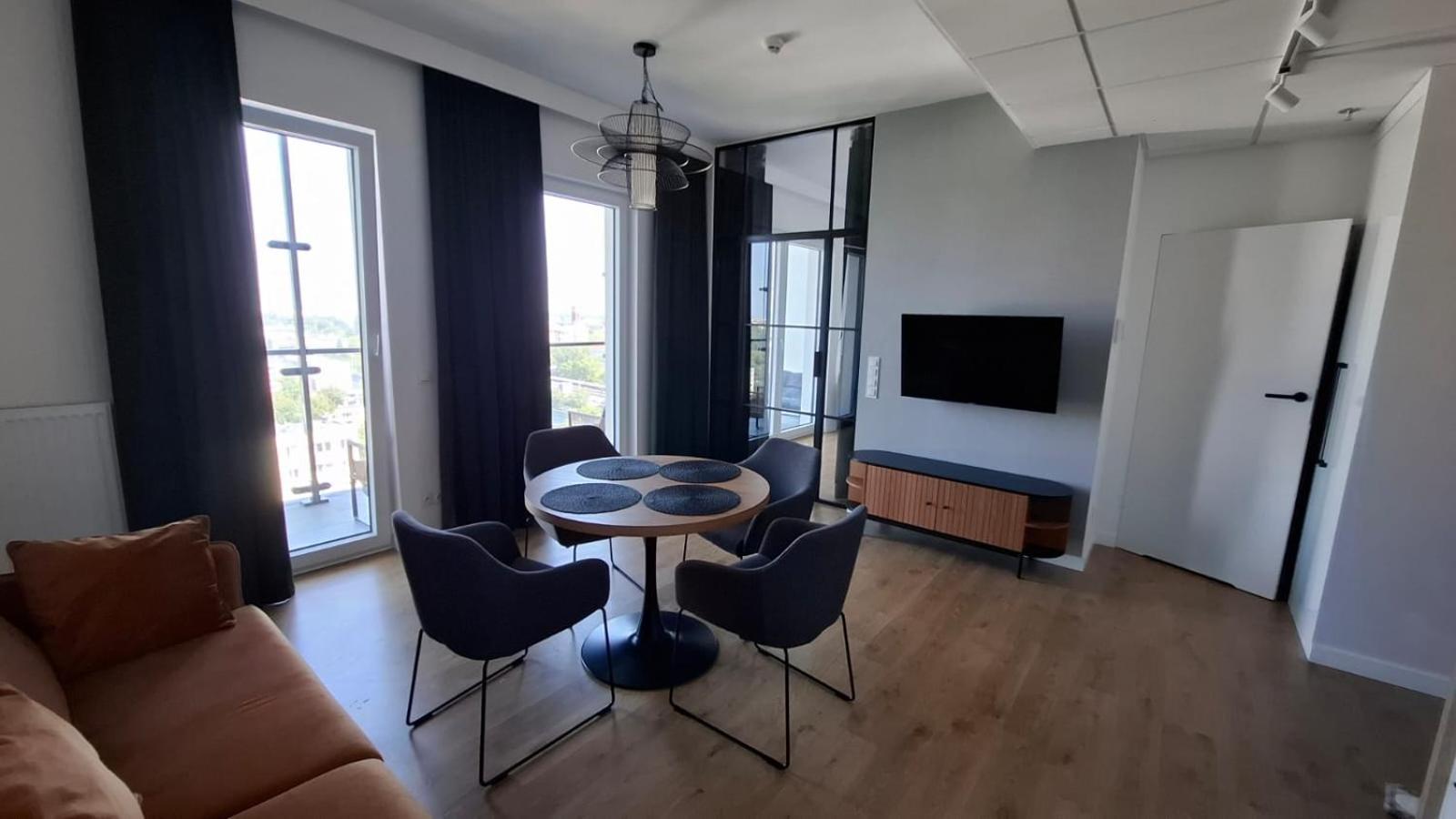Apartamenty Wola Tower Varşova Dış mekan fotoğraf